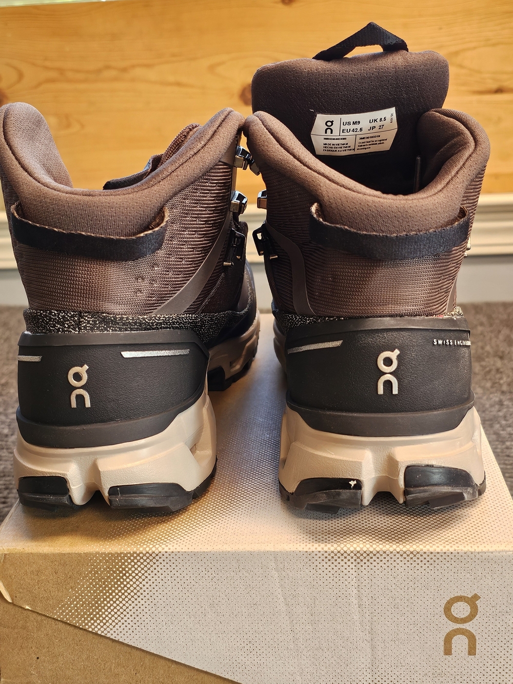 On Running Cloudrock Trek 2 Waterproof Mid Hiking Shoes Brown Size 9 New - Picture 3 of 8